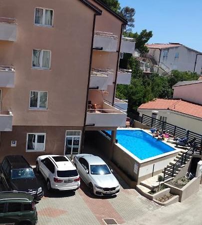 Apartments Vila Adrijana & Fitness Studio Wolf Bv Baška Voda Buitenkant foto