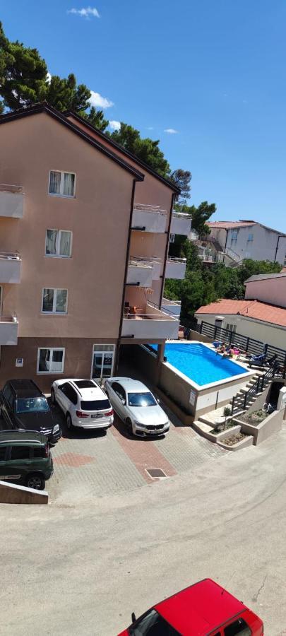 Apartments Vila Adrijana & Fitness Studio Wolf Bv Baška Voda Buitenkant foto