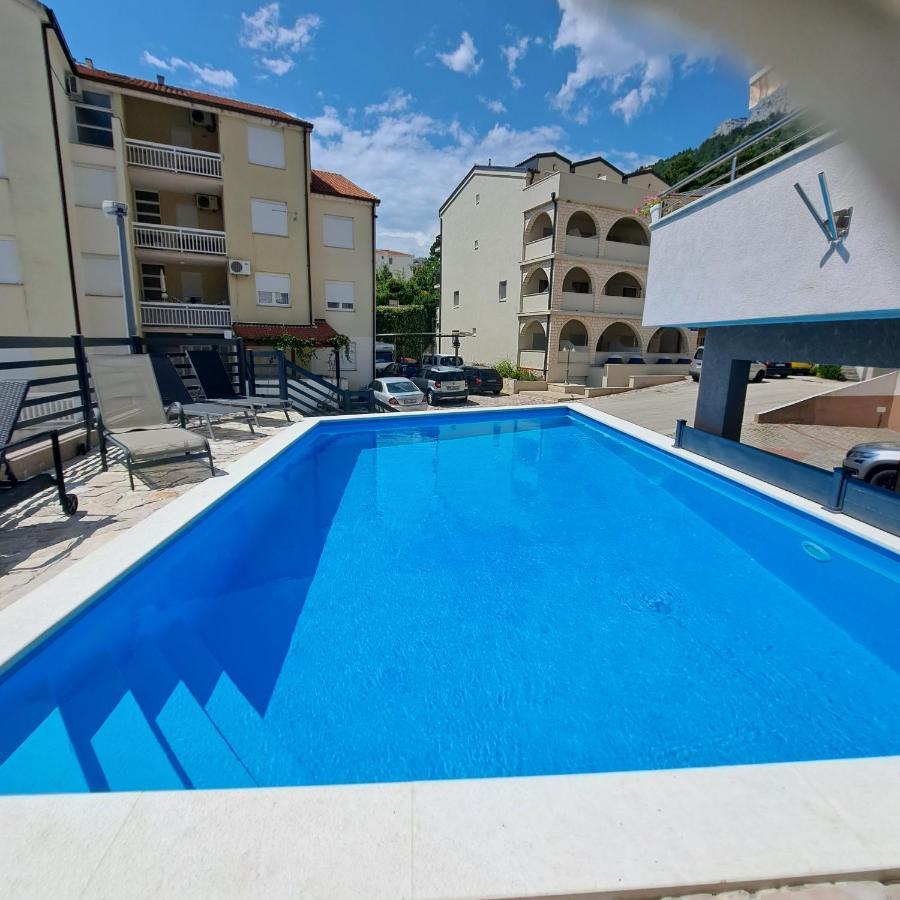 Apartments Vila Adrijana & Fitness Studio Wolf Bv Baška Voda Buitenkant foto