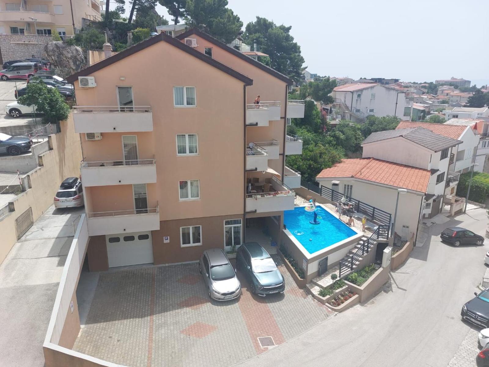 Apartments Vila Adrijana & Fitness Studio Wolf Bv Baška Voda Buitenkant foto