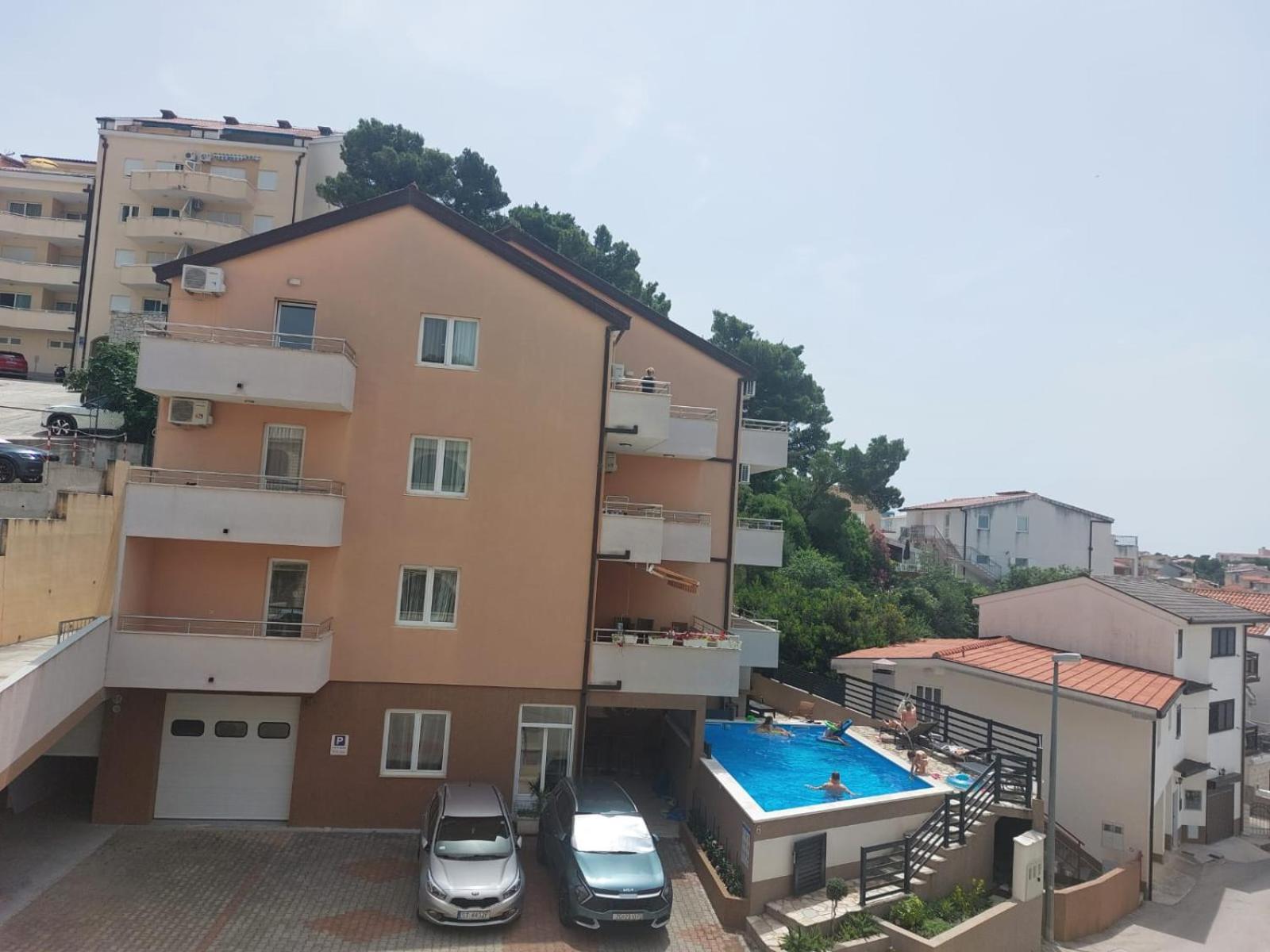 Apartments Vila Adrijana & Fitness Studio Wolf Bv Baška Voda Buitenkant foto